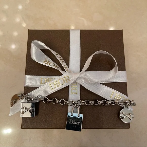 Dior Charm Bracelet 7.75” SilverTone Toggle Clasp Beauty Bundle Mini Addict Lip - Picture 8 of 14